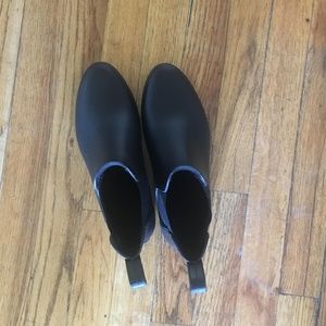 Black Chelsea rain boot